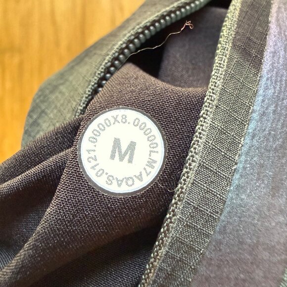 Lululemon Men Size M Black Tidal Dye Surge 6" Bold Lines Athletic Running Shorts - Picture 4 of 15